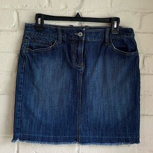 Ann Taylor Loft size 4 dark wash denim jeans mini skirt
